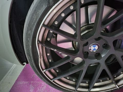 BMW 7시리즈(6세대) M760Li xDrive 소유 차주가 올린 휠 외장 자차보험 관련 이미지_0