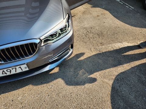 BMW 5시리즈(7세대) 530i M스포츠팩 소유 차주가 올린 도색 범퍼 판금 자비수리 외장 관련 이미지_2