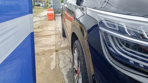 기아 셀토스 1.6 가솔린 터보 4WD 프레스티지 소유 차주가 올린 가니쉬 도색 범퍼 찌그러짐 휠 판금 휀다 판금도색 관련 이미지_2