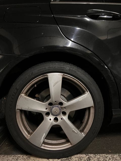 벤츠 E클래스(3세대) E350 4매틱 소유 차주가 올린 트렁크 소리 고장정비 관련 이미지_1