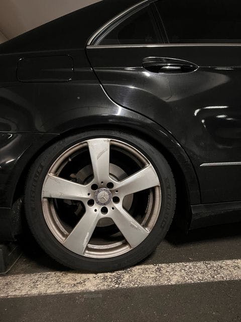 벤츠 E클래스(3세대) E350 4매틱 소유 차주가 올린 트렁크 소리 고장정비 관련 이미지_0
